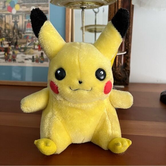 Authentic 1998 Pikachu. Excellent Condition. - Picture 8 of 8